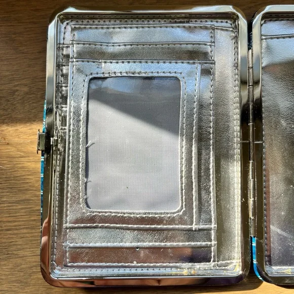 Beautiful blue faux croc wallet with silver clasp. - Picture 5 of 9